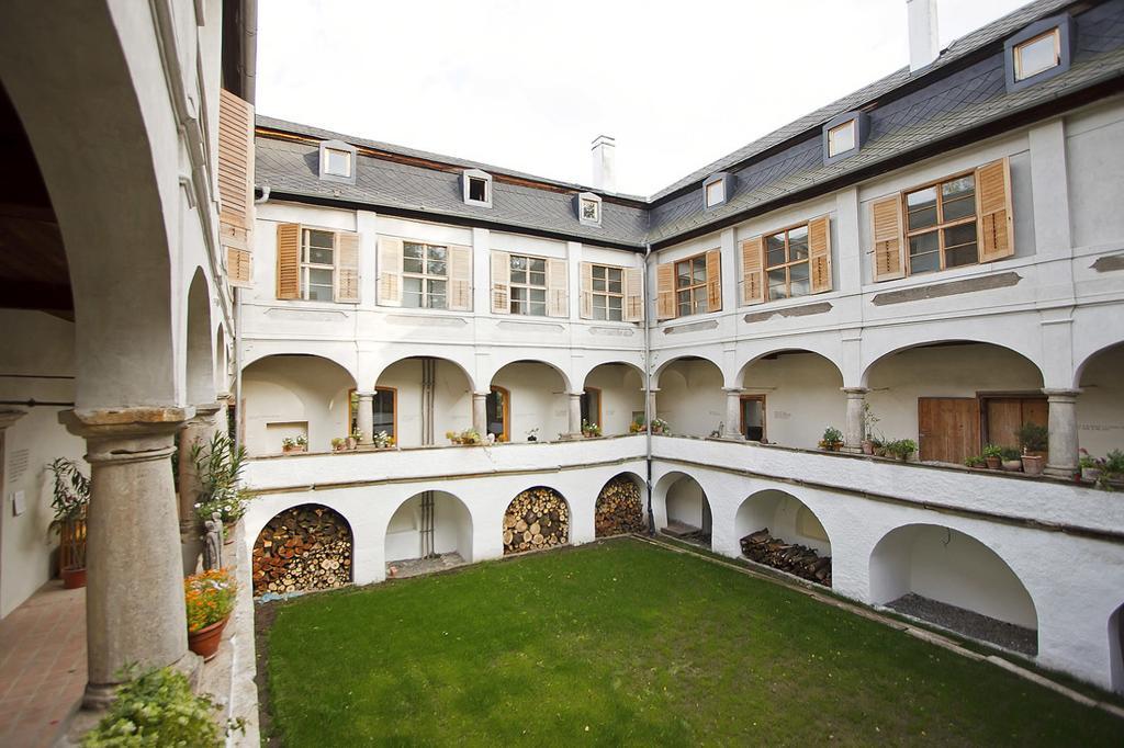 Chateau Trebesice Hotel Kutná Hora Exterior photo