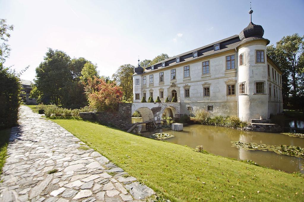 Chateau Trebesice Hotel Kutná Hora Exterior photo