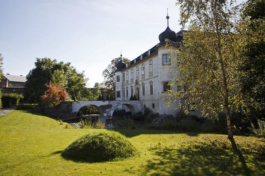 Chateau Trebesice Hotel Kutná Hora Exterior photo