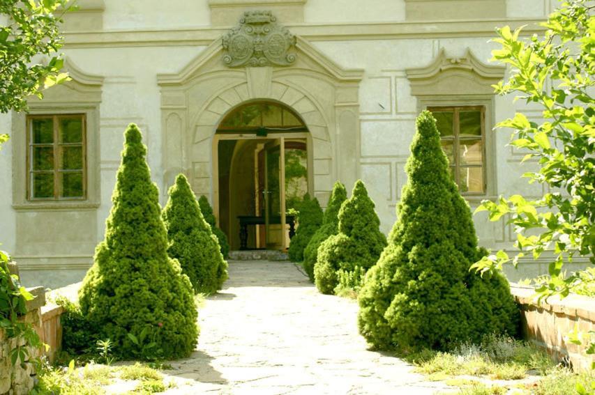 Chateau Trebesice Hotel Kutná Hora Exterior photo