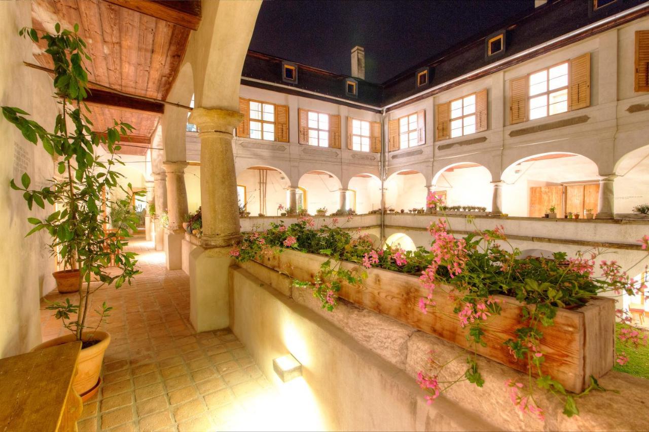 Chateau Trebesice Hotel Kutná Hora Exterior photo